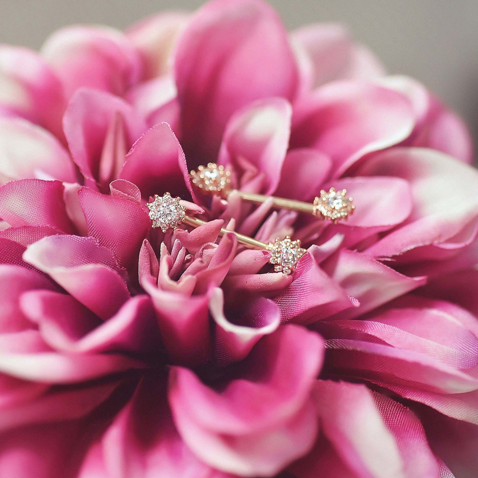 14g 9/16" Nipple Barbells Forward Facing Round Clear CZ Flower Cluster 6mm ends - 1 Pair