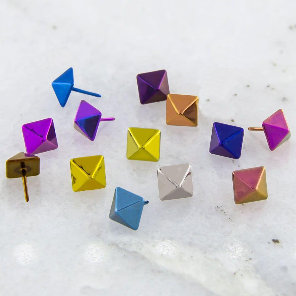 TITANIUM THREADLESS EARRING STUD WITH PYRAMID STUD